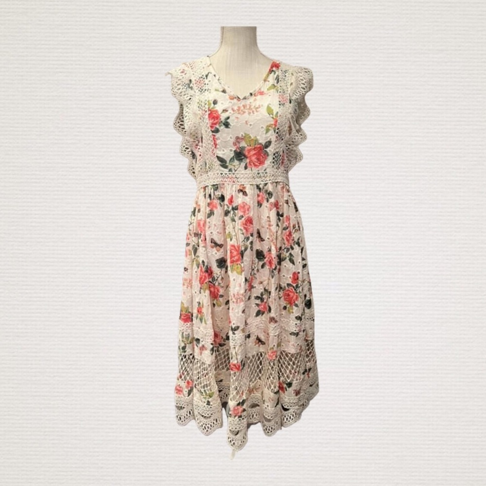 Joyfolie (Mia Joy) lacy midi dress. NWT.